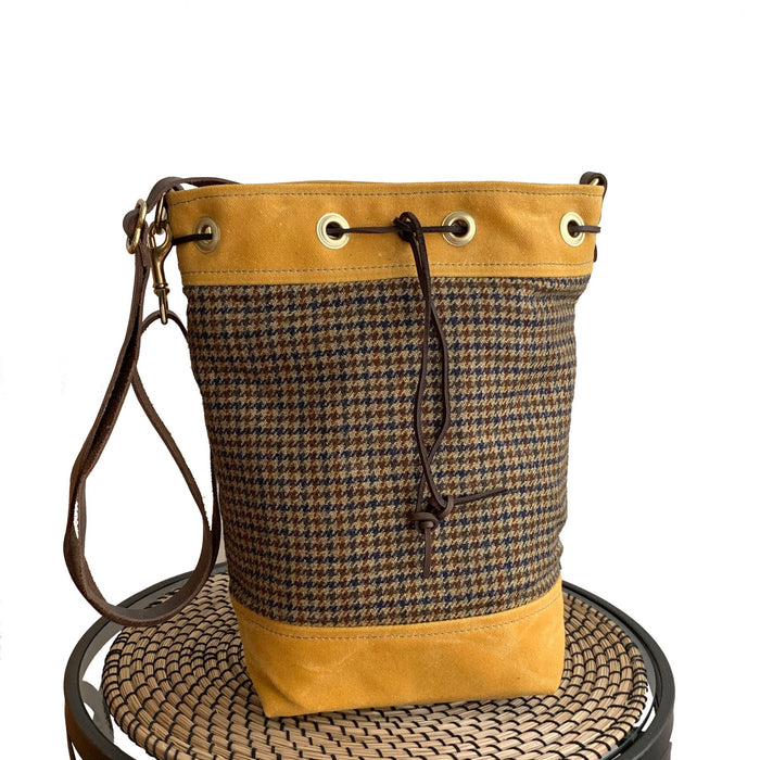 Wildwood Waxed Canvas Houndstooth Bucket Bag